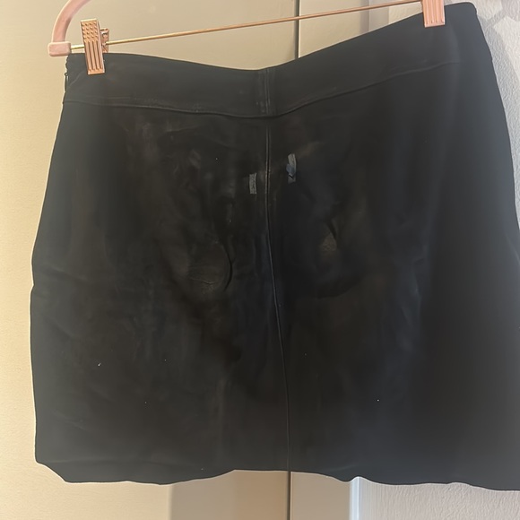 Parker black suede mini skirt with criss cross detailing - Picture 4 of 4